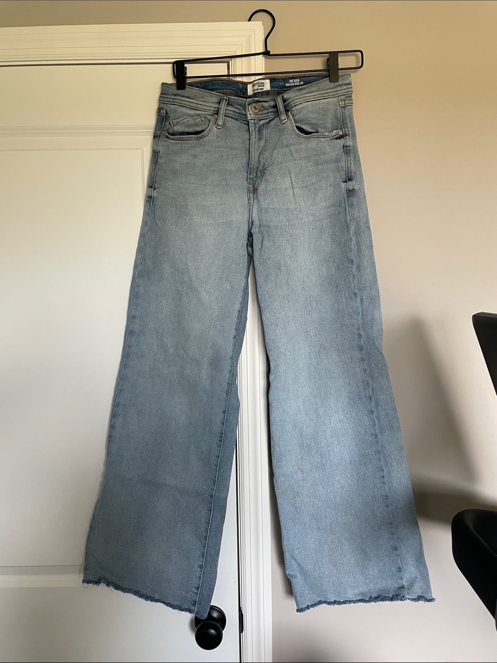 Kensie Light Blue Wide-Leg Jeans with Frayed Hem